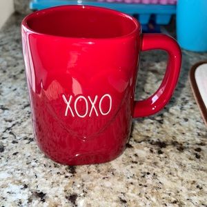 Rae Dunn XOXO mug 😍